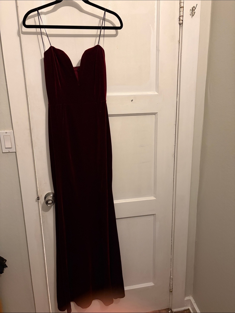 Women's Velvet Strapless Evening Gown - Wine